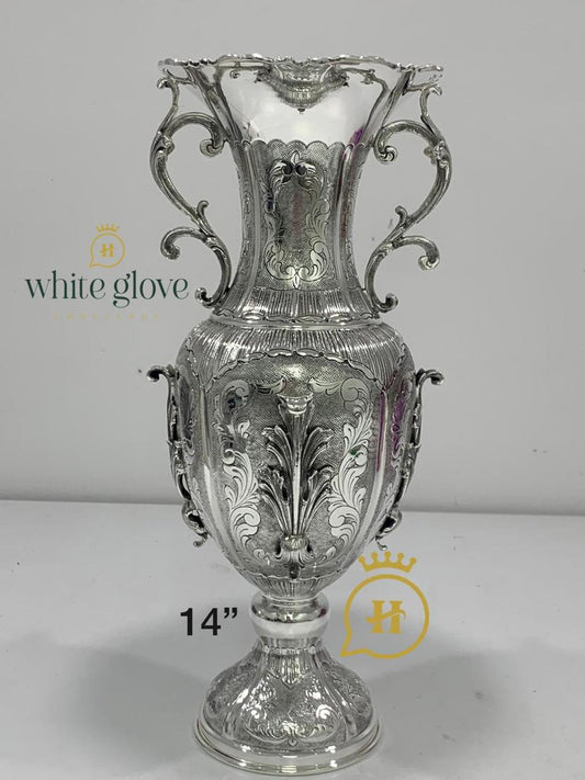 MEDIUM VASE WITH HANDLE