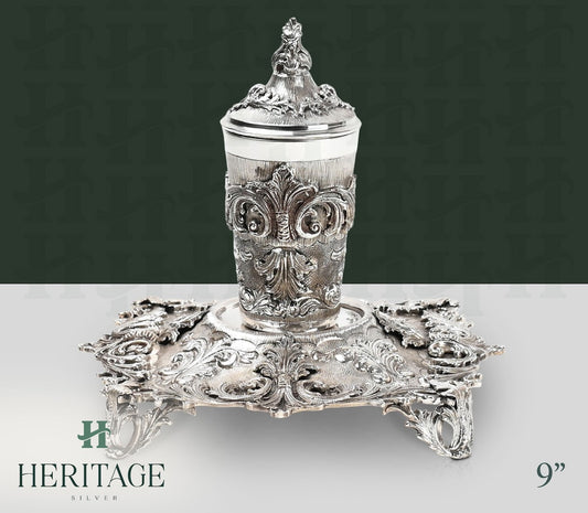 ROMANA BECHER ON LEGS