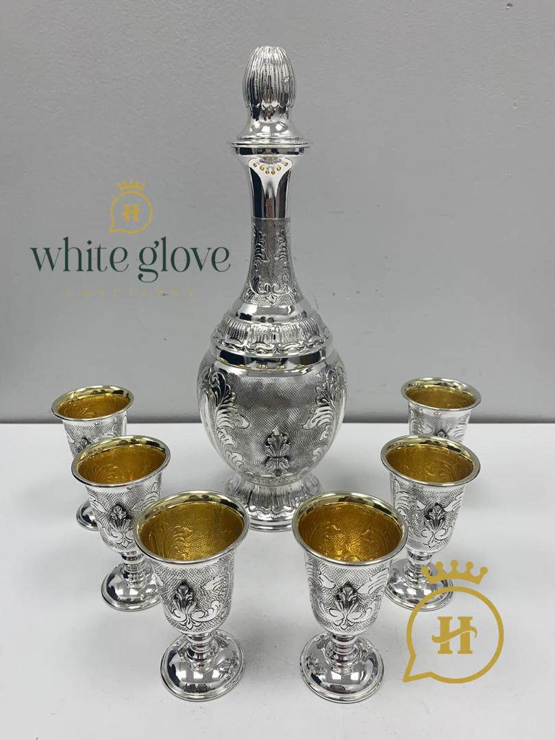 LIQUER BOTTLE W 6 CUPS