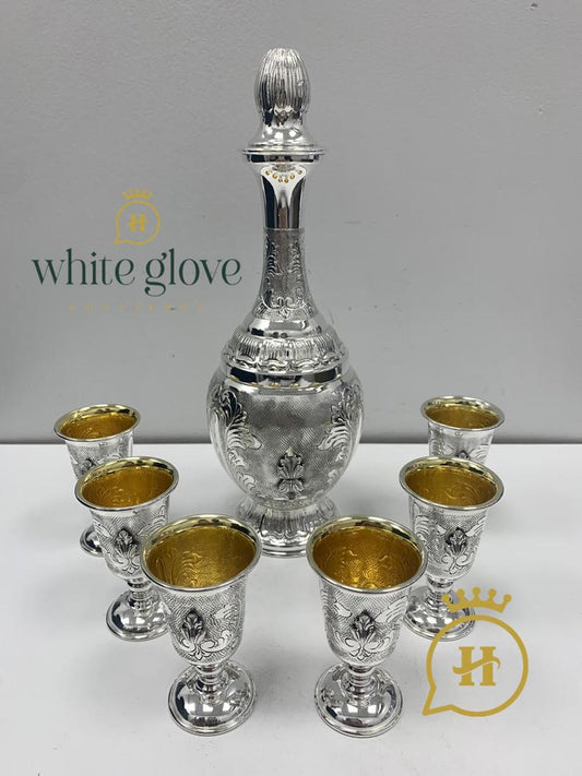 LIQUER BOTTLE W 6 CUPS